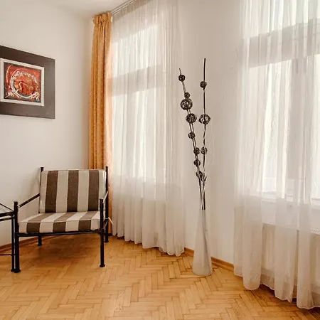 Apartment Twist