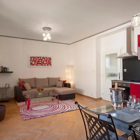 Apartment Twist *