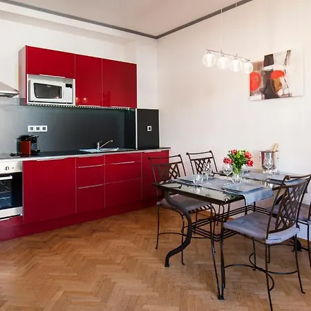 Twist Apartment *