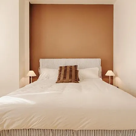 Apartment Twist
